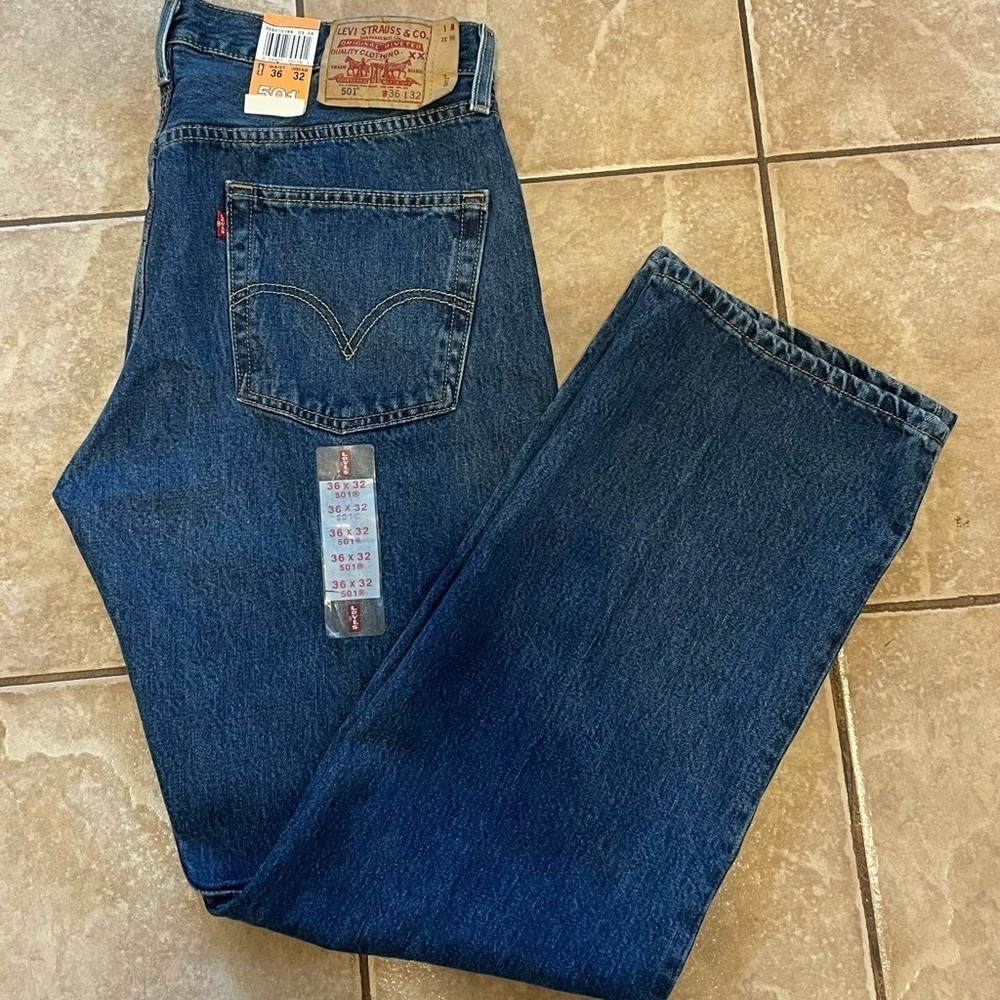 Levi's 501 Original Button Fly Medium Stone Wash Denim Jeans Men's Sizes 36x32‍‍